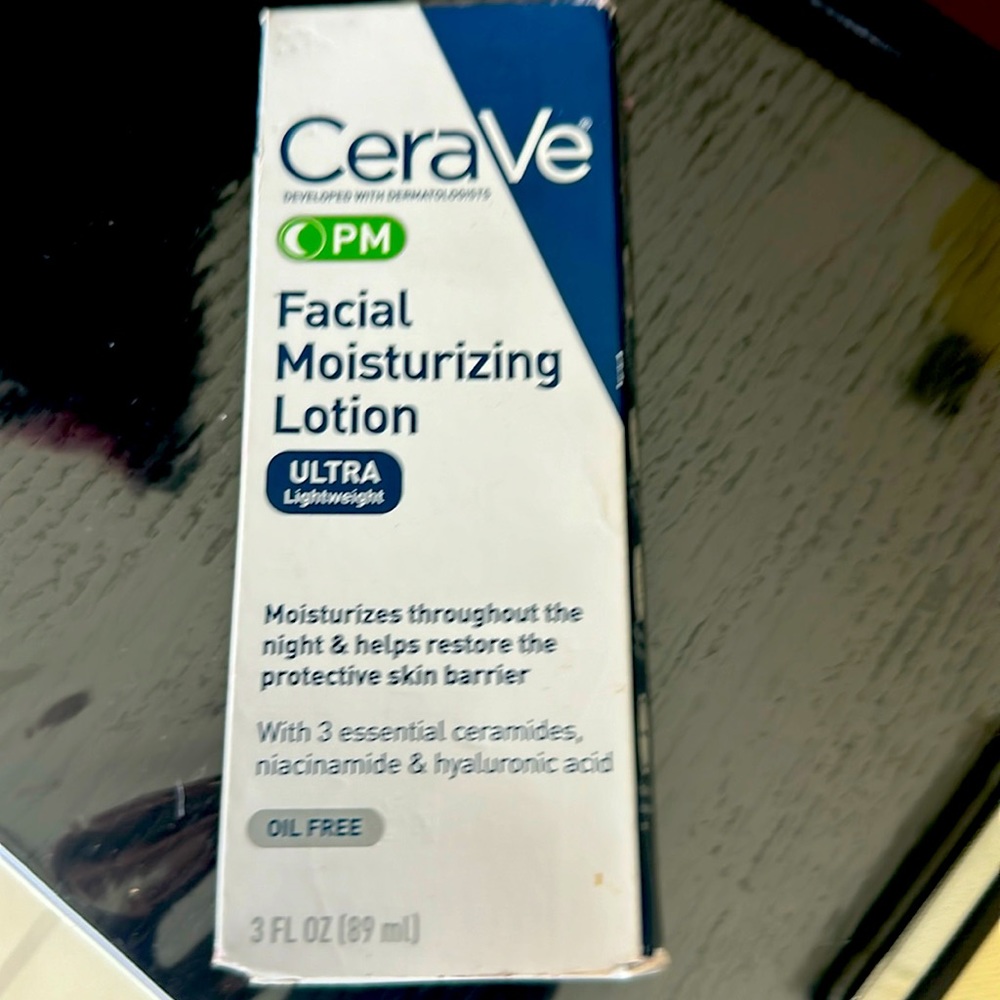 New Cera Ve facial moisturizing lotion. Oil free, lightweight good for everyday!
